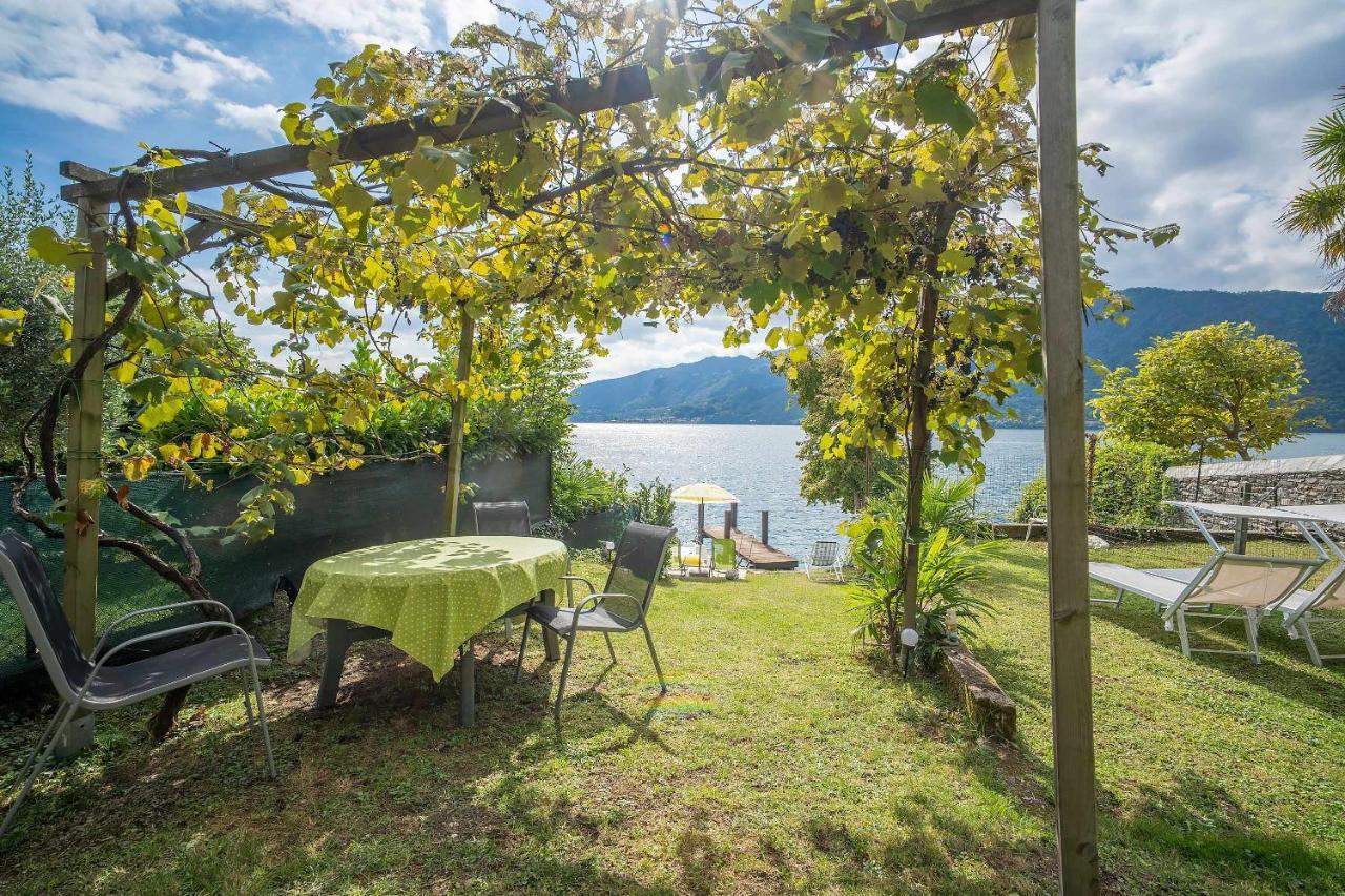 Il Glicine Appartamento Con Darsena Privata A Lago Pettenasco Exterior foto